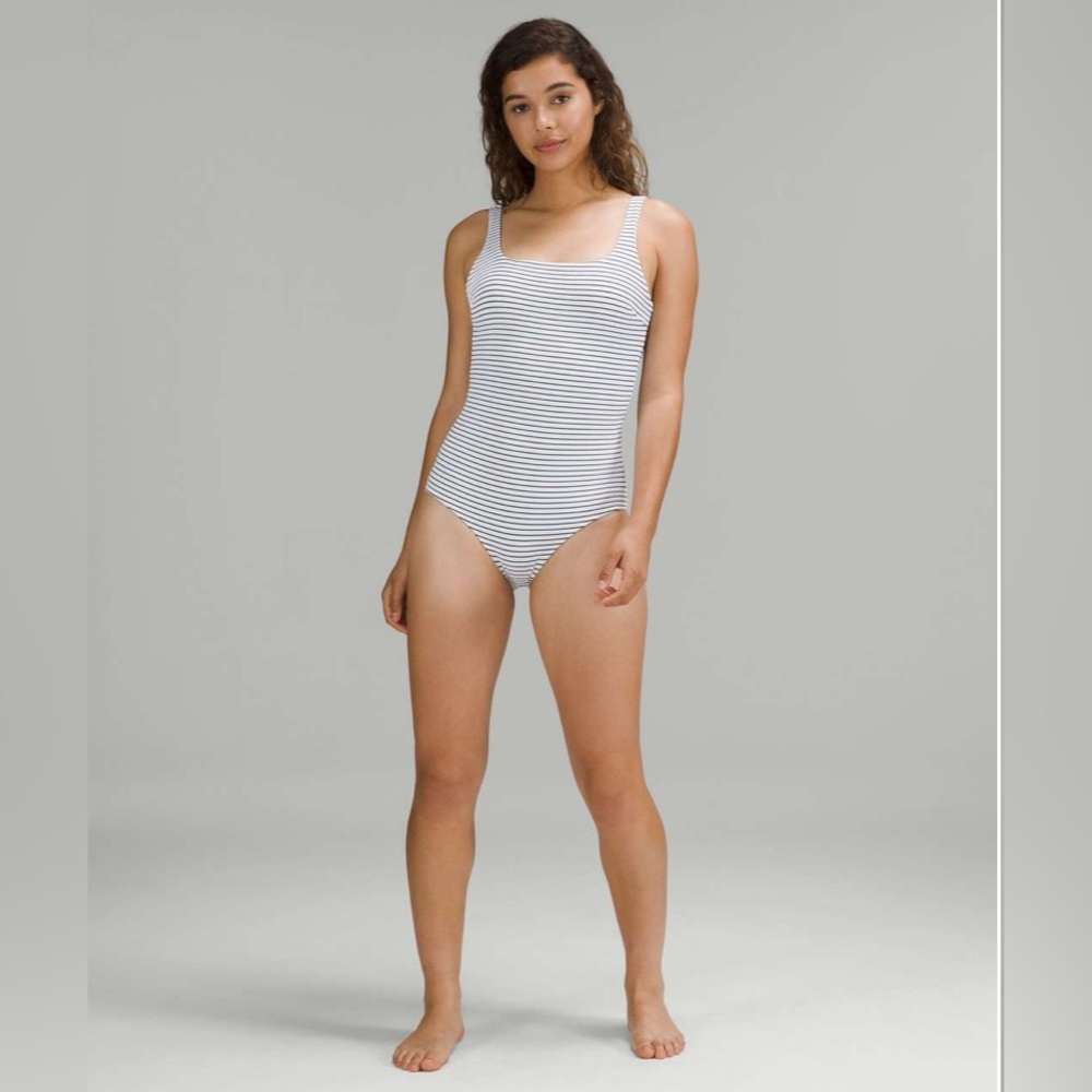Lululemon NWT sz 12 Waterside Square-Neck One-Piece Swimsuit *Smocked B/C Cup